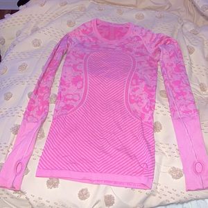 Lululemon Run swiftly tech long sleeve size 4